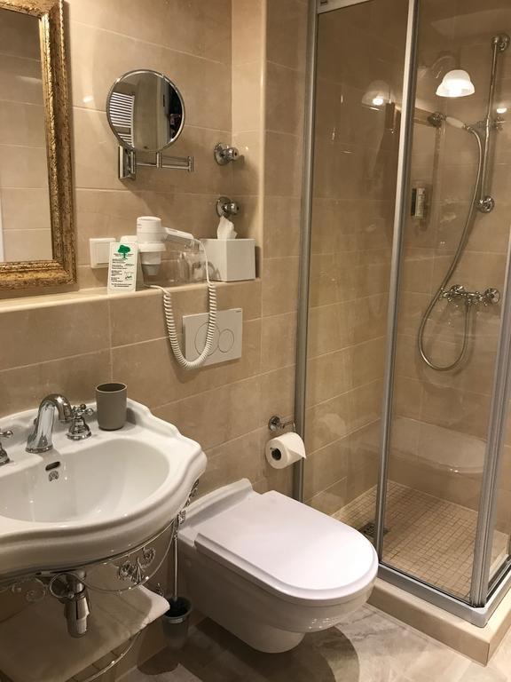 Apartment-Hotel Am Rathaus Düsseldorf Zewnętrze zdjęcie